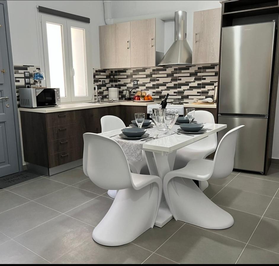 Thania'S House ,4 Minutes From The Center Of Hermoulis エルムポリ エクステリア 写真