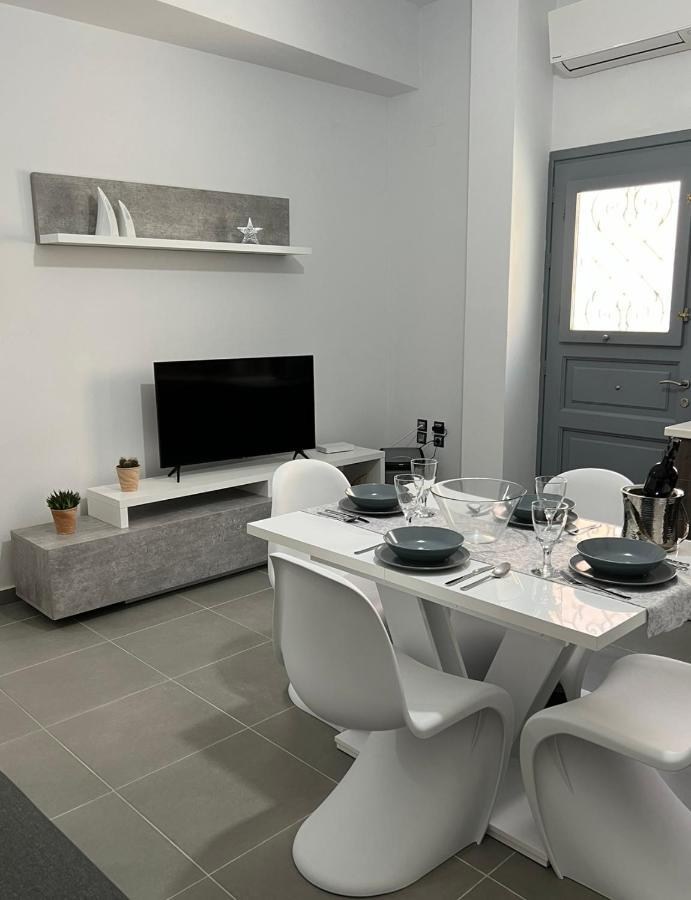 Thania'S House ,4 Minutes From The Center Of Hermoulis エルムポリ エクステリア 写真